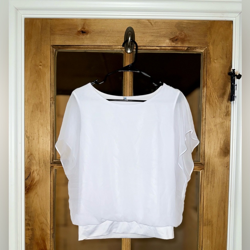 Small white crop top blouse